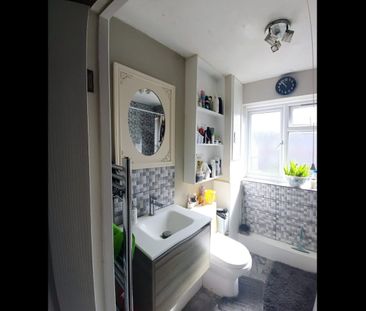 Room in a Shared Flat, Dorset Garden Mitcham, CR4 - Photo 5