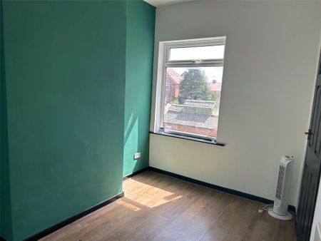 2 bedroom end of terrace house to rent - Photo 4