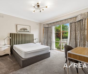 Grand Fully Furnished 5-Bedroom Residence with Indoor Heated Pool —... - Photo 6