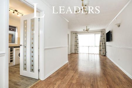 3 bedroom detached house to rent - Photo 2