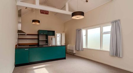 Warm and Inviting in Berhampore - Photo 4