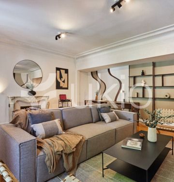 Appartement • Elysées-Madeleine - Photo 3