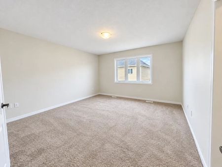For Lease - 26 Alexandra Drive, Thorold, Ontario - Photo 5