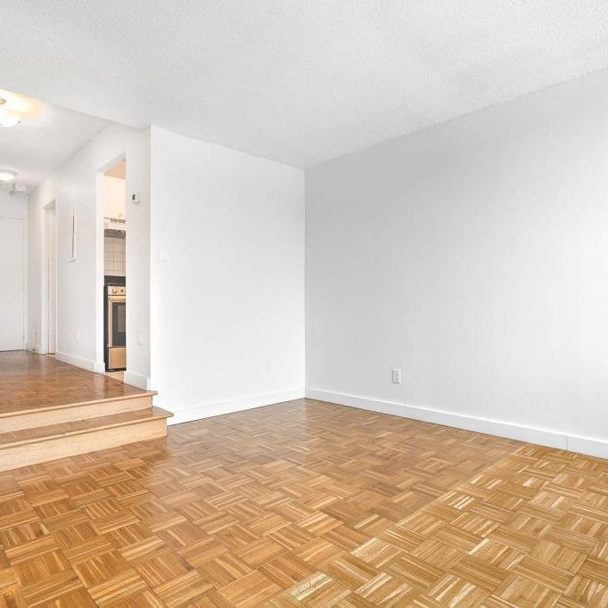 Studio Bedroom - 2100 Boulevard De Maisonneuve Ouest, Montréal - Photo 1