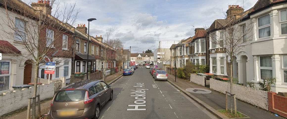 4 Bed Terraced House, Hockley Avenue, E6 - Photo 1