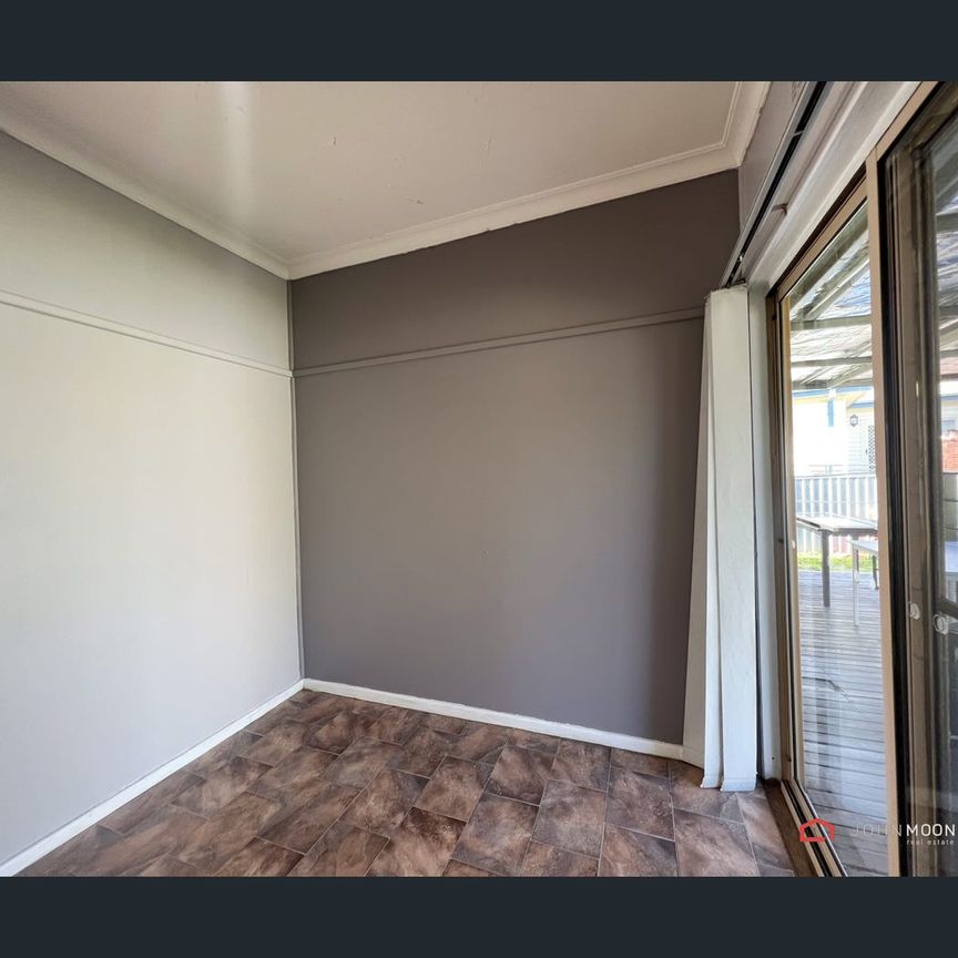 15 Spooner Avenue, Mount Austin, NSW 2650 - Photo 1