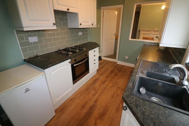 2 bedroom terraced house to rent - Photo 1