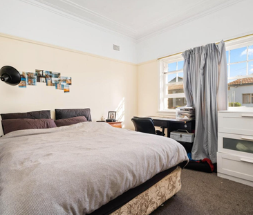 Spacious Family Home - Photo 5