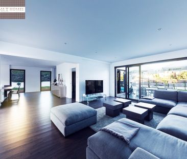 MODERN DETACHED LUXURY VILLA AVAILABLE FOR SHORT TERM RENTAL - Photo 3