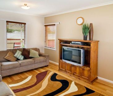 29 Toogoods Rise, Box Hill North. - Photo 6