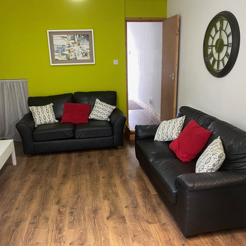 45 Gleave Road All Bills Included - Photo 1