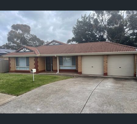 10 Challen Court, Evanston Park, SA 5116 - Photo 2