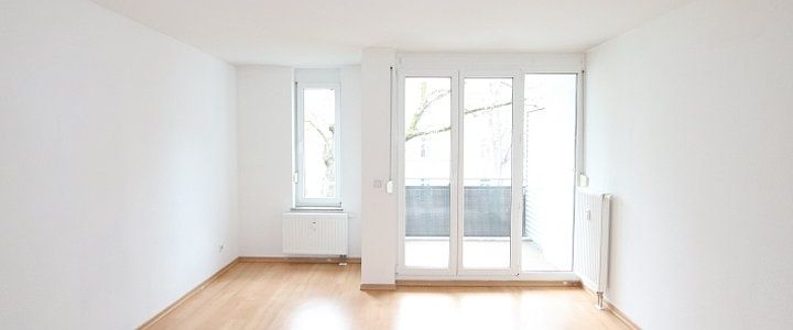 BALKON, TIEFGARAGE, AUFZUG, BARRIEREARM, ... - Photo 1