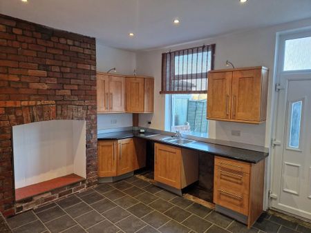 2 bedroom terraced house to rent - Photo 2