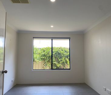 Modern Family Home - Photo 3