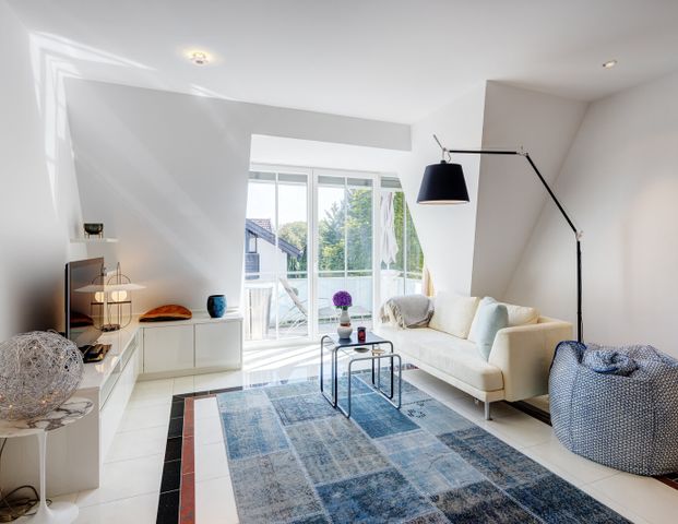 Luxuriously furnished attic apartment in Solln - Foto 1
