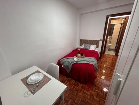 Calle de Fermín Caballero, Madrid, Community of Madrid 28034 - Photo 3