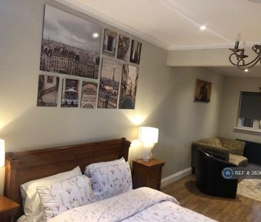 1 bedroom in a house share to rent - Photo 6