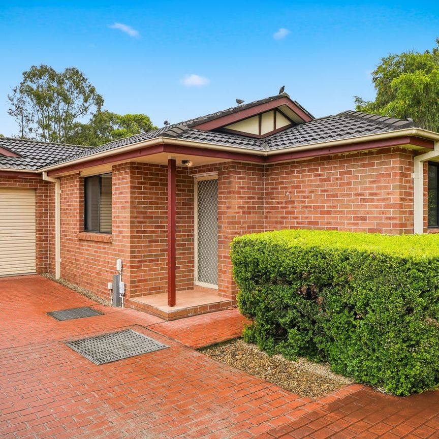Spacious 3-Bedroom Family Villa in Prime Toongabbie Location - Photo 1