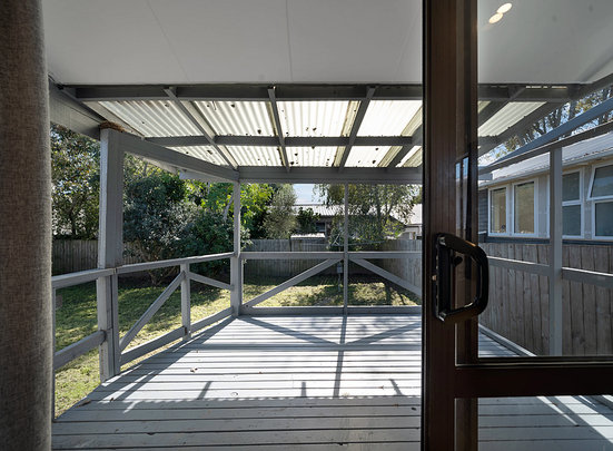 Sunny, Spacious Home in Te Atatu South – $500pw | - Photo 1