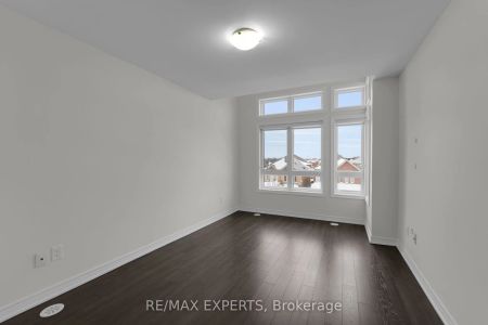 105 Kayla Crescent #10 - Photo 5