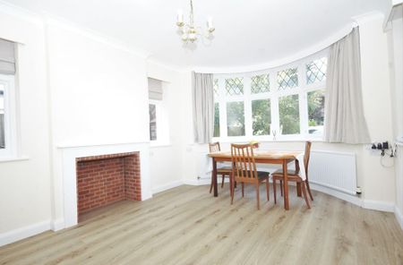5 bedroom detached house to rent - Photo 4