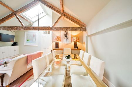 Buckingham Mews - Photo 2