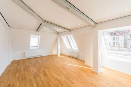 Hochwertige 5- Zimmer Maisonettewohnung mit EBK und Balkon. - Foto 5