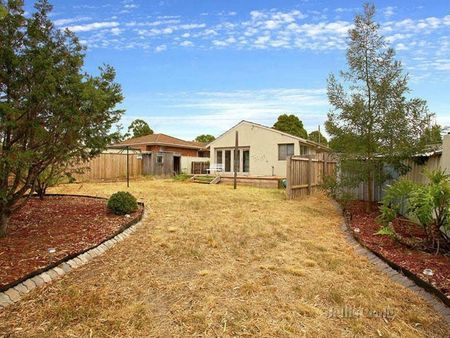 40 Learmonth Crescent, Sunshine West - Photo 2