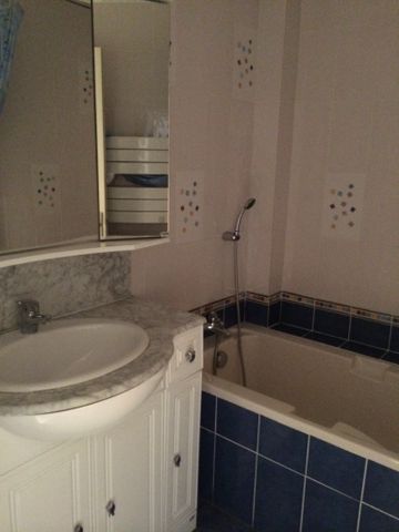 Location Appartement 3 pièces 60m² LES PENNES MIRABEAU 13170 - Photo 3