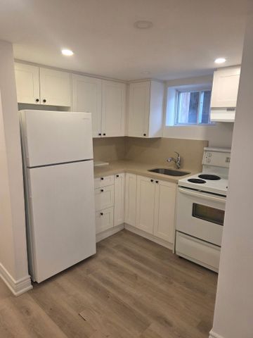 For Lease - 37 Newbury Drive Unit# Basement, Newmarket, Ontario - Photo 3