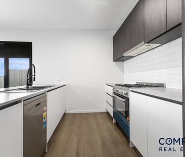 Live in Luxury with a Brand New Family Home - Photo 3