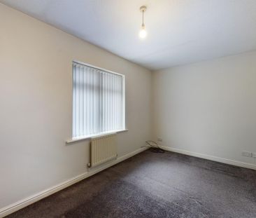 2 bedroom semi-detached house to rent - Photo 3