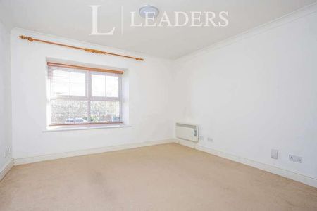 Grosvenor Place, Burleigh Gardens, GU21 - Photo 2