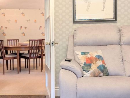 2 bedroom property to rent - Photo 2