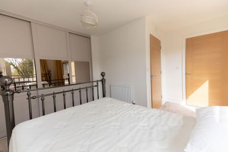 5 bedroom detached house to rent - Photo 3