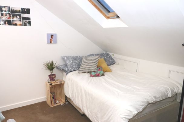 Rhymney Street, Cathays - Photo 1