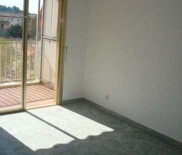 Location Appartement 2 pièces 42m² DRAGUIGNAN 83300 - Photo 5