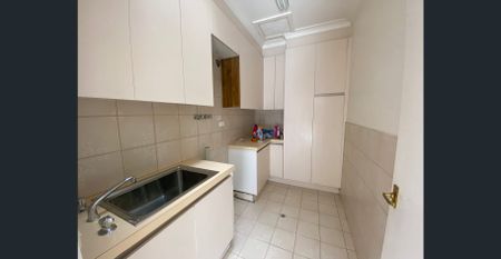 Stylish Family Home in a Prime Caulfield South Location | FLARE REAL ESTATE - Photo 4