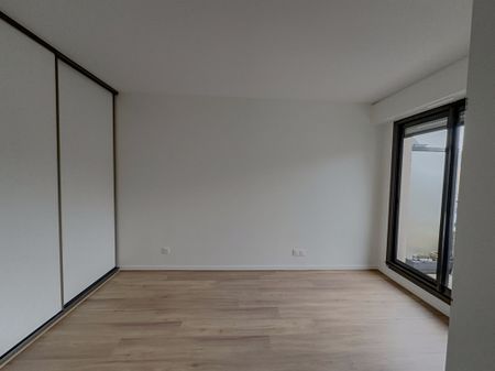 2 pièces, dernier étage avec balcon, cave et place de parking en sous-sol - Photo 4