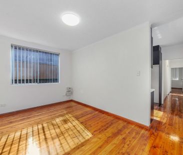 Modern Two Bedroom Apartment - Photo 1