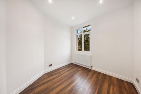 3 bedroom flat to rent - Photo 3