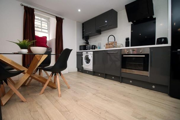 2 bedroom maisonette to rent - Photo 1