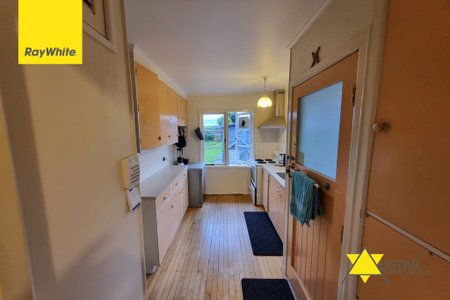 111 Flanshaw Road, Te Atatu South - Photo 5