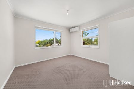 12 Cassidy Street, Queanbeyan West NSW 2620 - House For Rent | Domain - Photo 5