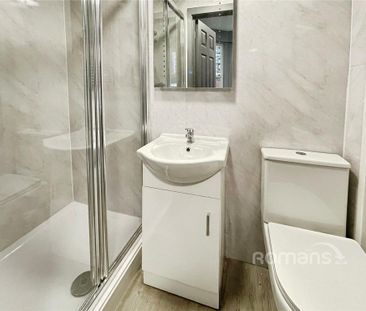 1 bedroom in a house share to rent - Photo 4