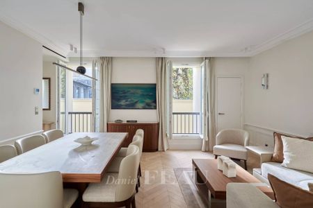 Location appartement, Paris 8ème (75008), 4 pièces, 70 m², ref 86467804 - Photo 5