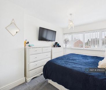 3 bedroom semi-detached house to rent - Photo 6