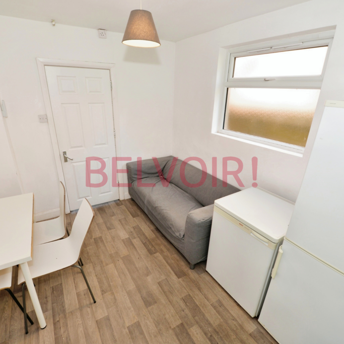 5 bedroom semi-detached house to rent - Photo 1