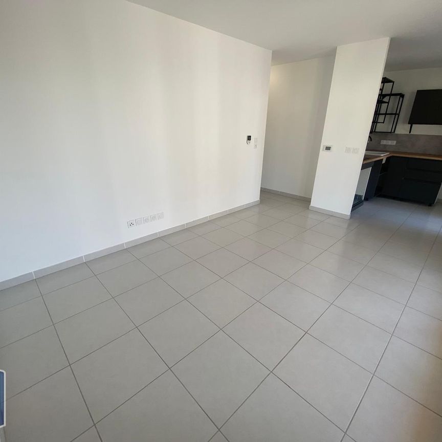 Location Appartement 2 pièces SOLLIES PONT 83210 - Photo 1